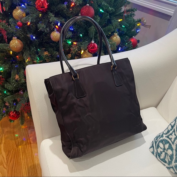 Prada bag 💯% authentic!! - Picture 4 of 16